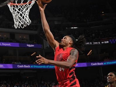 SAN FRANCISCO, CA - DECEMBER 23: Jabari Walker #34 of the Portland Trail Blazers shoots the ball during the game against the Golden State Warriors on December 23, 2023 at Chase Center in San Francisco, California. NOTE TO USER: User expressly acknowledges and agrees that, by downloading and or using this photograph, user is consenting to the terms and conditions of Getty Images License Agreement. Mandatory Copyright Notice: Copyright 2023 NBAE (Photo by Noah Graham/NBAE via Getty Images)