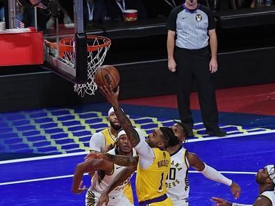 LAS VEGAS, NV - DECEMBER 9: D'Angelo Russell #1 of the Los Angeles Lakers shoots the ball during the game against the Indiana Pacers during the In-Season Tournament Championship game on December 9, 2023 at T-Mobile Arena in Las Vegas, Nevada. NOTE TO USER: User expressly acknowledges and agrees that, by downloading and or using this photograph, User is consenting to the terms and conditions of the Getty Images License Agreement. Mandatory Copyright Notice: Copyright 2023 NBAE (Photo by Juan Ocampo/NBAE via Getty Images)