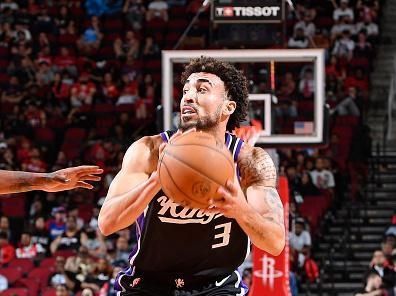 HOUSTON, TX - NOVEMBER 6: Chris Duarte #3 of the Sacramento Kings looks to pass the ball during the game against the Houston Rockets on November 6, 2023 at the Toyota Center in Houston, Texas. NOTE TO USER: User expressly acknowledges and agrees that, by downloading and or using this photograph, User is consenting to the terms and conditions of the Getty Images License Agreement. Mandatory Copyright Notice: Copyright 2023 NBAE (Photo by Logan Riely/NBAE via Getty Images)