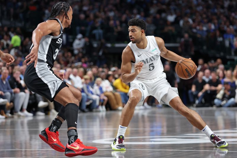 DALLAS, TX - NOVEMBER 16: Quentin Grimes #5 of the Dallas Mavericks dribbles the ball during the game against the San Antonio Spurs on November 16, 2024 at American Airlines Center in Dallas, Texas. NOTE TO USER: User expressly acknowledges and agrees that, by downloading and or using this photograph, User is consenting to the terms and conditions of the Getty Images License Agreement. Mandatory Copyright Notice: Copyright 2024 NBAE (Photo by Tim Heitman/NBAE via Getty Images)