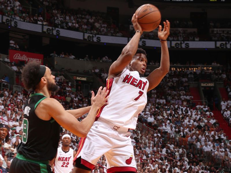 MIAMI, FL - MAY 21: Kyle Lowry #7 of the Miami Heat looks to pass the ball during Round 3 Game 3 of the Eastern Conference Finals 2023 NBA Playoffs against the Boston Celtics on May 21, 2023 at Miami-Dade Arena in Miami, Florida. NOTE TO USER: User expressly acknowledges and agrees that, by downloading and or using this Photograph, user is consenting to the terms and conditions of the Getty Images License Agreement. Mandatory Copyright Notice: Copyright 2023 NBAE (Photo by Issac Baldizon/NBAE via Getty Images)