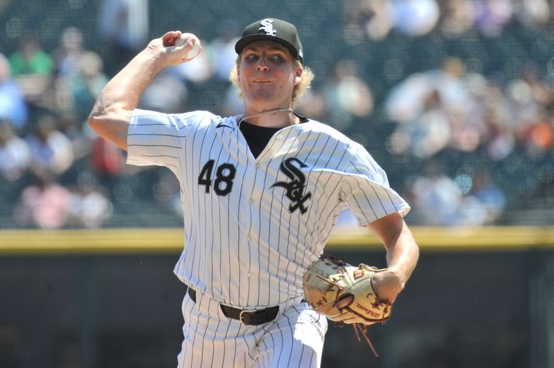 Aug 25, 2024; Chicago, Illinois, USA; Chicago White Sox starting pitcher Jonathan Cannon (48) pitches during the first inning against the Detroit Tigers at Guaranteed Rate Field. Mandatory Credit: Patrick Gorski-USA TODAY Sports