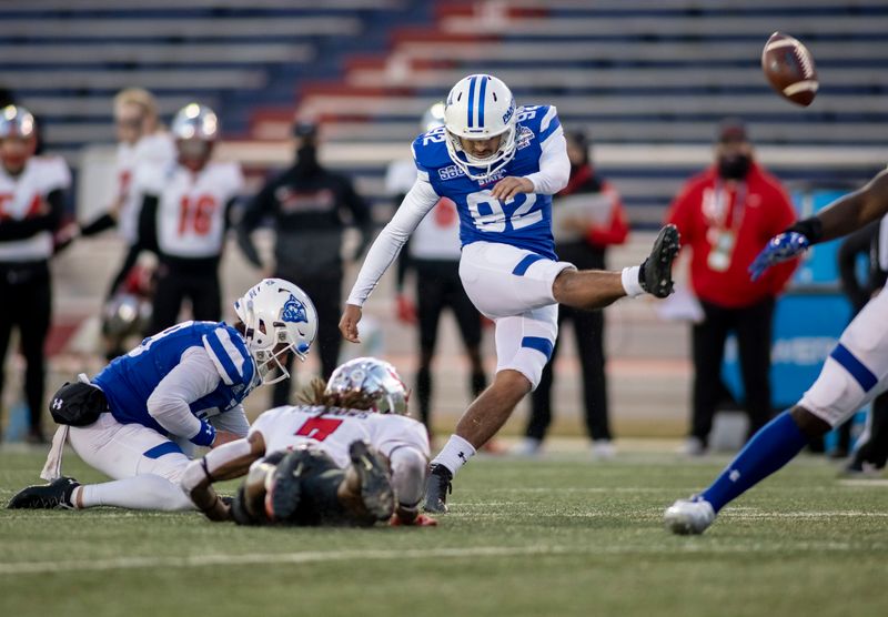 Dec 26, 2020; Mobile, AL, USA; Georgia State Panthers kicker Noel Ruiz (92) kicks a field goal against the Western Kentucky Hilltoppers during the second half at Ladd-Peebles Stadium. Mandatory Credit: Vasha Hunt-USA TODAY Sports