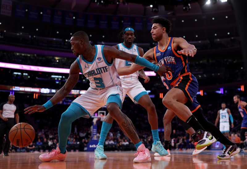 NEW YORK, NEW YORK - NOVEMBER 28:  Terry Rozier #3 of the Charlotte Hornets moves the ball as Quentin Grimes #6 of the New York Knicks defends during the second half of an NBA In-Season Tournament game at Madison Square Garden on November 28, 2023 in New York City. The New York Knicks defeated the Charlotte Hornets 115-91.NOTE TO USER: User expressly acknowledges and agrees that, by downloading and or using this photograph, User is consenting to the terms and conditions of the Getty Images License Agreement. (Photo by Elsa/Getty Images)