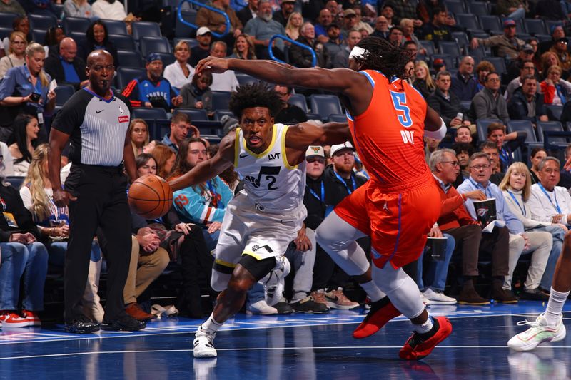 OKLAHOMA CITY, OK - DECEMBER 3: Collin Sexton #2 of the Utah Jazz drives to the basket during the game against the Oklahoma City Thunder during the Emirates NBA Cup game on on December 3, 2024 at Paycom Center in Oklahoma City, Oklahoma. NOTE TO USER: User expressly acknowledges and agrees that, by downloading and or using this photograph, User is consenting to the terms and conditions of the Getty Images License Agreement. Mandatory Copyright Notice: Copyright 2024 NBAE (Photo by Zach Beeker/NBAE via Getty Images)