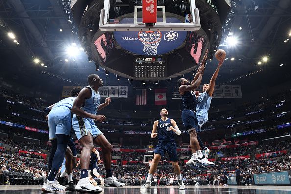 LOS ANGELES, CA - NOVEMBER 12: Desmond Bane #22 of the Memphis Grizzlies shoots the ball during the game against the LA Clippers on November 12, 2023 at Crypto.Com Arena in Los Angeles, California. NOTE TO USER: User expressly acknowledges and agrees that, by downloading and/or using this Photograph, user is consenting to the terms and conditions of the Getty Images License Agreement. Mandatory Copyright Notice: Copyright 2023 NBAE (Photo by Adam Pantozzi/NBAE via Getty Images)