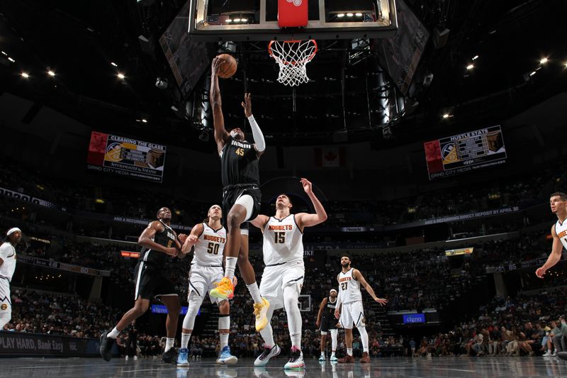 MEMPHIS, TN - APRIL 14: GG Jackson #45 of the Memphis Grizzlies drives to the basket during the game against the Memphis Grizzlies on April 14, 2024 at FedExForum in Memphis, Tennessee. NOTE TO USER: User expressly acknowledges and agrees that, by downloading and or using this photograph, User is consenting to the terms and conditions of the Getty Images License Agreement. Mandatory Copyright Notice: Copyright 2024 NBAE (Photo by Joe Murphy/NBAE via Getty Images)