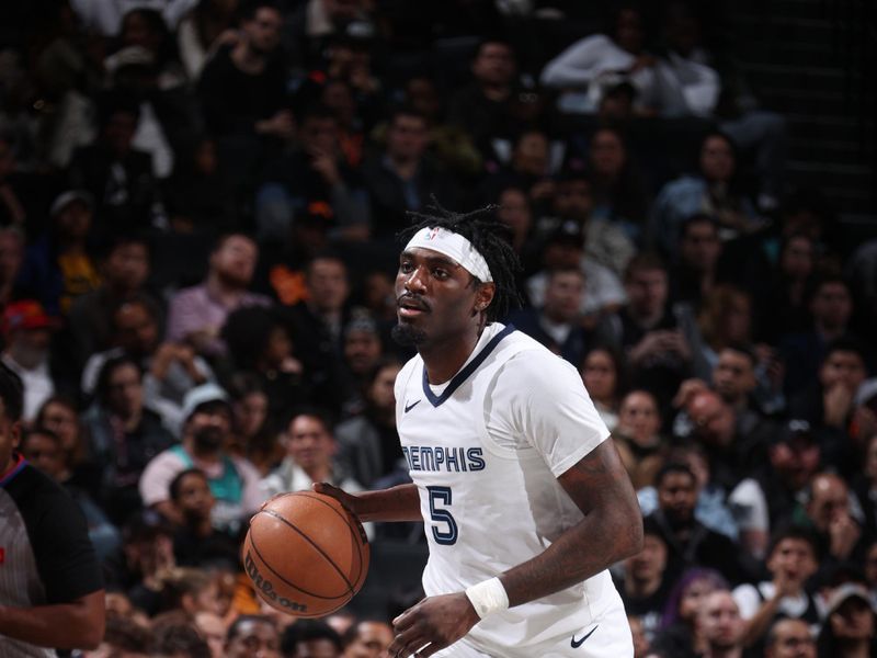 BROOKLYN, NY - MARCH 4: Vince Williams Jr. #5 of the Memphis Grizzlies dribbles the ball during the game against the Brooklyn Nets on March 4, 2024 at Barclays Center in Brooklyn, New York. NOTE TO USER: User expressly acknowledges and agrees that, by downloading and or using this Photograph, user is consenting to the terms and conditions of the Getty Images License Agreement. Mandatory Copyright Notice: Copyright 2024 NBAE (Photo by Nathaniel S. Butler/NBAE via Getty Images)