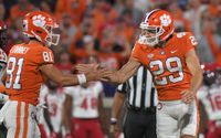 Clemson Tigers Edge Out Pittsburgh Panthers in Close Contest