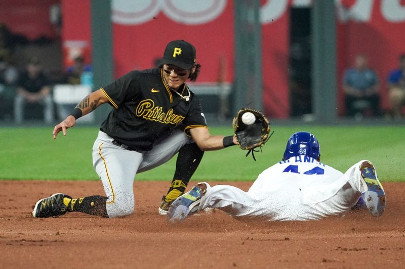 Aug 29, 2023; Kansas City, Missouri, USA; Kansas City Royals left fielder Dairon Blanco (44) steals second base as Pittsburgh Pirates second baseman Ji Hwan Bae (3) misses the tag in the third inning at Kauffman Stadium. Mandatory Credit: Denny Medley-USA TODAY Sports