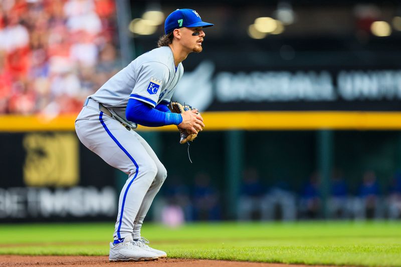 Aug 16, 2024; Cincinnati, Ohio, USA; Kansas City Royals shortstop Bobby Witt Jr. (7) prepares for the pitch in the first inning against the Cincinnati Reds at Great American Ball Park. Mandatory Credit: Katie Stratman-USA TODAY Sports