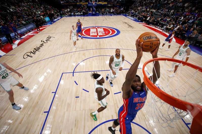 DETROIT, MI - OCTOBER 26:  Isaiah Stewart #28 of the Detroit Pistons dunks the ball during the game against the Boston Celtics during a regular season game on October 26, 2024 at Little Caesars Arena in Detroit, Michigan. NOTE TO USER: User expressly acknowledges and agrees that, by downloading and/or using this photograph, User is consenting to the terms and conditions of the Getty Images License Agreement. Mandatory Copyright Notice: Copyright 2024 NBAE (Photo by Brian Sevald/NBAE via Getty Images)