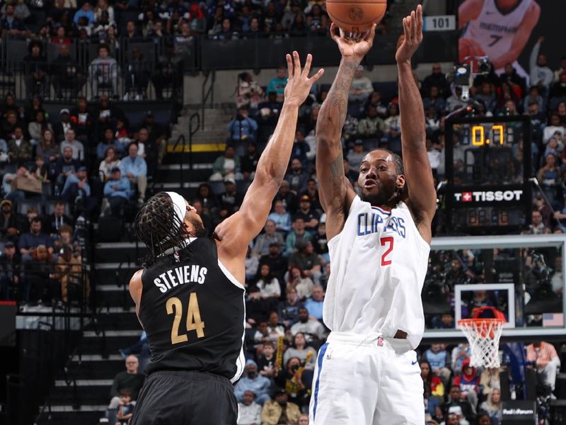 MEMPHIS, TN - FEBRUARY 23: Kawhi Leonard #2 of the LA Clippers shoots a three point basket during the game against the Memphis Grizzlies on February 23, 2024 at FedExForum in Memphis, Tennessee. NOTE TO USER: User expressly acknowledges and agrees that, by downloading and or using this photograph, User is consenting to the terms and conditions of the Getty Images License Agreement. Mandatory Copyright Notice: Copyright 2024 NBAE (Photo by Joe Murphy/NBAE via Getty Images)