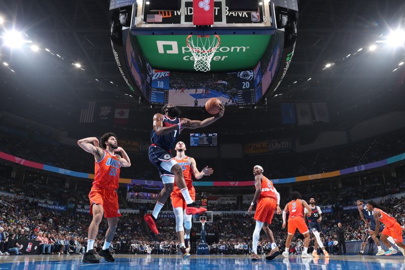 Clippers Navigate Through Thunder's Storm in High-Octane Clash at Paycom Center