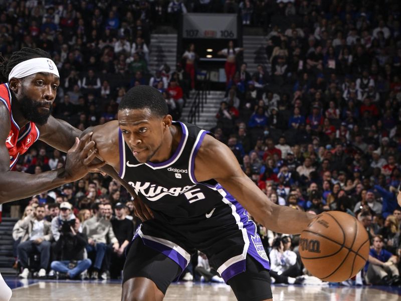 PHILADELPHIA, PA - JANUARY 12:  De'Aaron Fox #5 of the Sacramento Kings goes to the basket during the game on January 12, 2024 at the Wells Fargo Center in Philadelphia, Pennsylvania NOTE TO USER: User expressly acknowledges and agrees that, by downloading and/or using this Photograph, user is consenting to the terms and conditions of the Getty Images License Agreement. Mandatory Copyright Notice: Copyright 2024 NBAE (Photo by David Dow/NBAE via Getty Images)