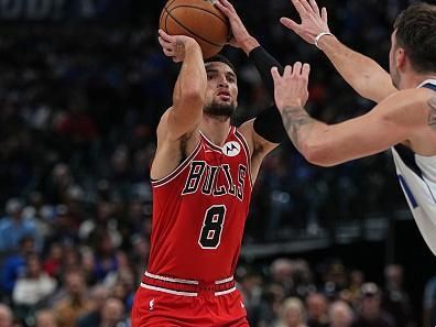 DALLAS, TX - NOVEMBER 1: Zach LaVine #8 of the Chicago Bulls shoots the ball during the game against the Dallas Mavericks on November 1, 2023 at the American Airlines Center in Dallas, Texas. NOTE TO USER: User expressly acknowledges and agrees that, by downloading and or using this photograph, User is consenting to the terms and conditions of the Getty Images License Agreement. Mandatory Copyright Notice: Copyright 2023 NBAE (Photo by Glenn James/NBAE via Getty Images)