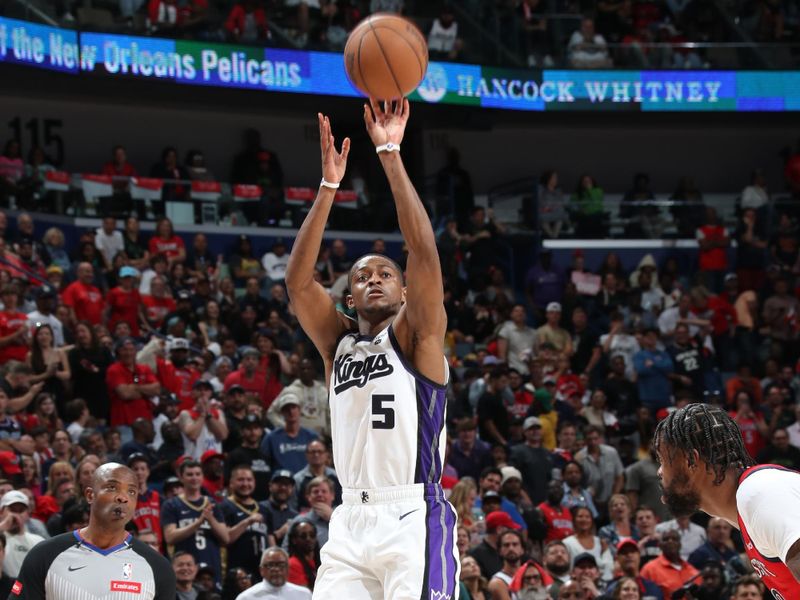 NEW ORLEANS, LA - APRIL 19: De'Aaron Fox #5 of the Sacramento Kings shoots the ball during the game against the New Orleans Pelicans during the 2024 NBA Play-In Tournament on April 19, 2024 at the Smoothie King Center in New Orleans, Louisiana. NOTE TO USER: User expressly acknowledges and agrees that, by downloading and or using this Photograph, user is consenting to the terms and conditions of the Getty Images License Agreement. Mandatory Copyright Notice: Copyright 2024 NBAE (Photo by Layne Murdoch Jr./NBAE via Getty Images)