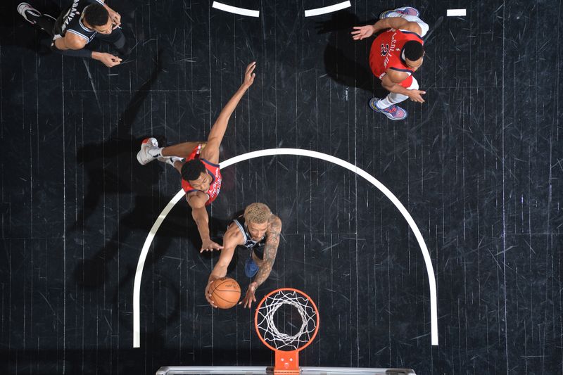 SAN ANTONIO, TX - FEBRUARY 2:  Jeremy Sochan #10 of the San Antonio Spurs drives to the basket during the game against the New Orleans Pelicans on February 2, 2024 at the Frost Bank Center in San Antonio, Texas. NOTE TO USER: User expressly acknowledges and agrees that, by downloading and or using this photograph, user is consenting to the terms and conditions of the Getty Images License Agreement. Mandatory Copyright Notice: Copyright 2024 NBAE (Photos by Michael Gonzales/NBAE via Getty Images)