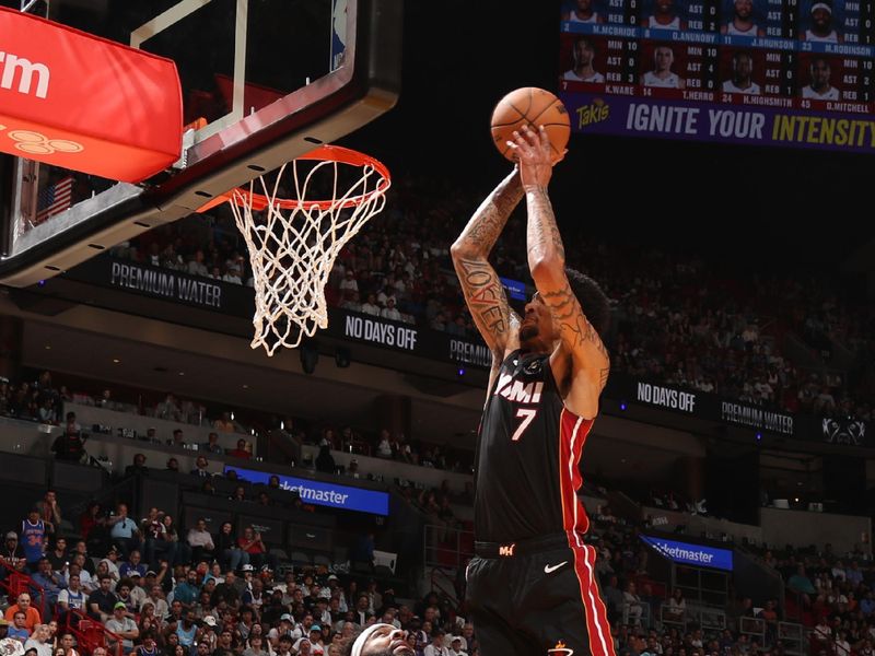 MIAMI, FL - MARCH 2: Kel'el Ware #7 of the Miami Heat dunks the ball during the game against the New York Knicks on March 2, 2025 at Kaseya Center in Miami, Florida. NOTE TO USER: User expressly acknowledges and agrees that, by downloading and or using this Photograph, user is consenting to the terms and conditions of the Getty Images License Agreement. Mandatory Copyright Notice: Copyright 2025 NBAE (Photo by Issac Baldizon/NBAE via Getty Images)