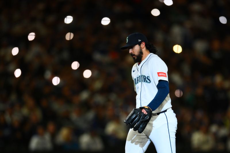 Sep 27, 2025; Seattle, Washington, USA; Seattle Mariners relief pitcher Andres Munoz (75) during the ninth inning against the Los Angeles Dodgers at T-Mobile Park. Mandatory Credit: Steven Bisig-Imagn Images