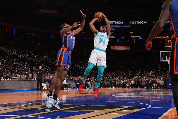 NEW YORK, NY - NOVEMBER 28: Ish Smith #14 of the Charlotte Hornets shoots the ball during the game against the New York Knicks during the In-Season Tournament on November 28, 2023 at Madison Square Garden in New York City, New York.  NOTE TO USER: User expressly acknowledges and agrees that, by downloading and or using this photograph, User is consenting to the terms and conditions of the Getty Images License Agreement. Mandatory Copyright Notice: Copyright 2023 NBAE  (Photo by Jesse D. Garrabrant/NBAE via Getty Images)