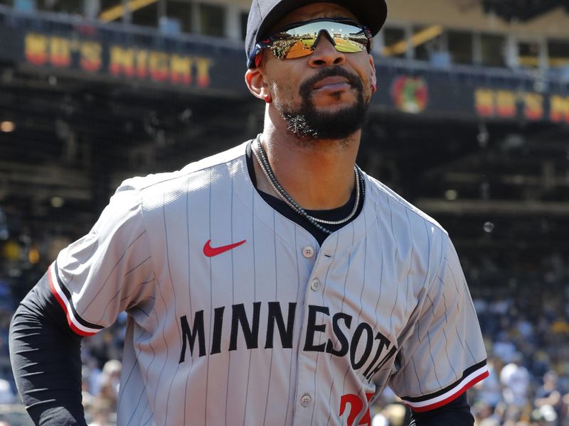 Jun 8, 2024; Pittsburgh, Pennsylvania, USA;  Minnesota Twins center fielder Byron Buxton (25) takes the field to warm up against the Pittsburgh Pirates at PNC Park. Mandatory Credit: Charles LeClaire-USA TODAY Sports