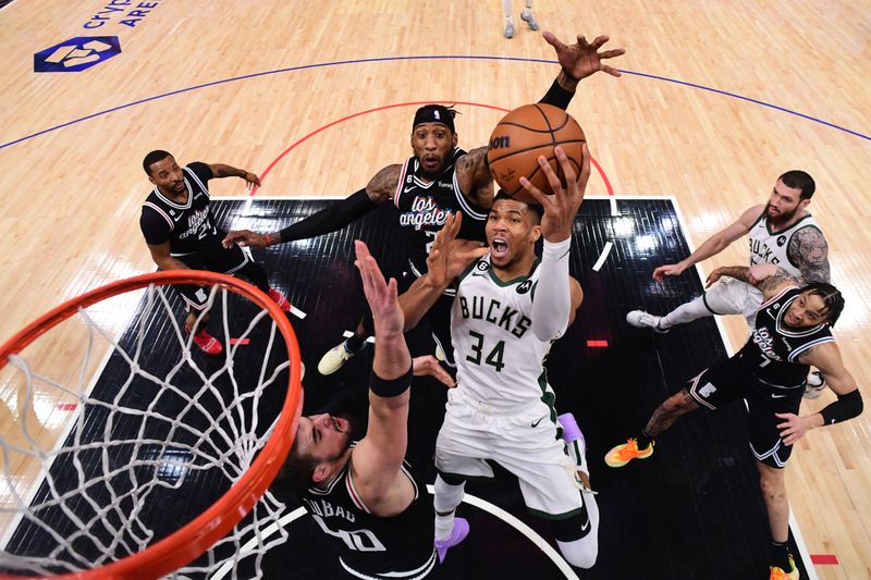 LOS ANGELES, CA - FEBRUARY 10: Giannis Antetokounmpo #34 of the Milwaukee Bucks drives to the basket during the game against the LA Clippers on February 10, 2023 at Crypto.Com Arena in Los Angeles, California. NOTE TO USER: User expressly acknowledges and agrees that, by downloading and/or using this Photograph, user is consenting to the terms and conditions of the Getty Images License Agreement. Mandatory Copyright Notice: Copyright 2023 NBAE (Photo by Adam Pantozzi/NBAE via Getty Images)