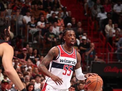 MIAMI, FL - NOVEMBER 3: Delon Wright #55 of the Washington Wizards dribbles the ball during the game against the Miami Heat during the In-Season Tournament on November 3, 2023 at Kaseya Center in Miami, Florida. NOTE TO USER: User expressly acknowledges and agrees that, by downloading and or using this Photograph, user is consenting to the terms and conditions of the Getty Images License Agreement. Mandatory Copyright Notice: Copyright 2023 NBAE (Photo by Issac Baldizon/NBAE via Getty Images)