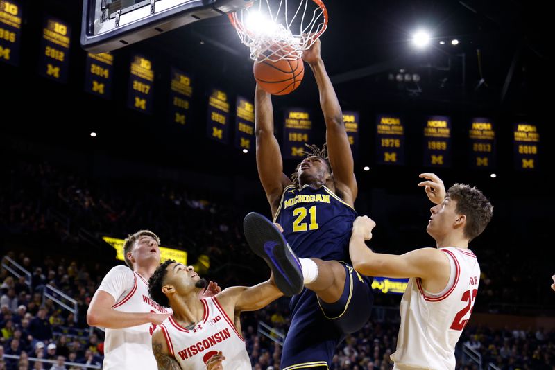 Wisconsin Badgers vs Michigan Wolverines: John Blackwell and Wisconsin chase value against heavy...