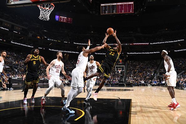 SAN FRANCISCO, CA - NOVEMBER 11: Andrew Wiggins #22 of the Golden State Warriors shoots the ball during the game against the Cleveland Cavaliers on November 11, 2023 at Chase Center in San Francisco, California. NOTE TO USER: User expressly acknowledges and agrees that, by downloading and or using this photograph, user is consenting to the terms and conditions of Getty Images License Agreement. Mandatory Copyright Notice: Copyright 2023 NBAE (Photo by Noah Graham/NBAE via Getty Images)