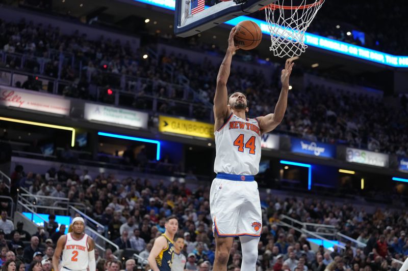 INDIANAPOLIS, IN - FEBRUARY 11: Landry Shamet #44 of the New York Knicks shoots the ball during the game against the Indiana Pacers on February 11, 2025 at Gainbridge Fieldhouse in Indianapolis, Indiana. NOTE TO USER: User expressly acknowledges and agrees that, by downloading and or using this Photograph, user is consenting to the terms and conditions of the Getty Images License Agreement. Mandatory Copyright Notice: Copyright 2025 NBAE (Photo by A.J. Mast/NBAE via Getty Images)