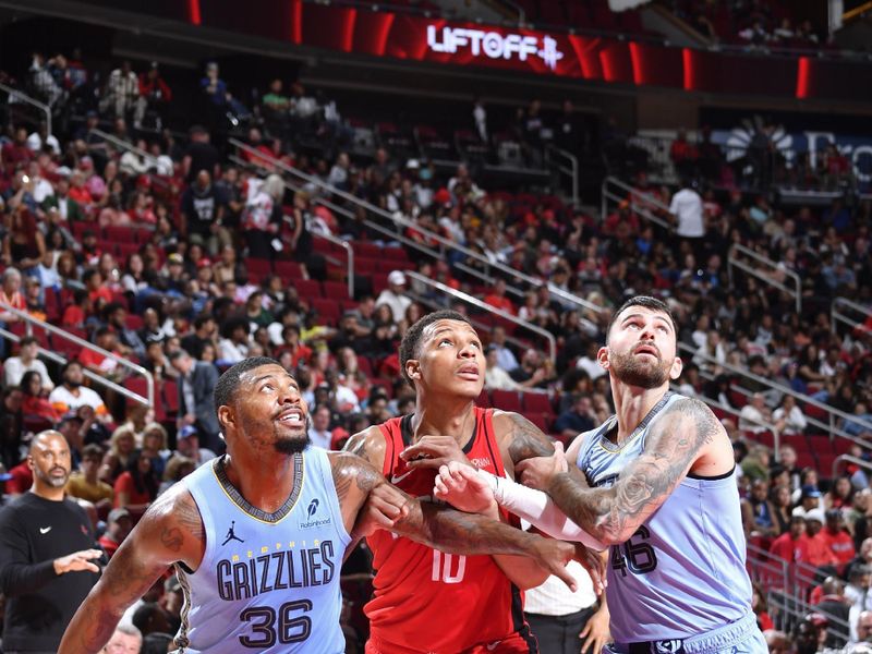 HOUSTON, TX - OCTOBER 25: Marcus Smart #36 of the Memphis Grizzlies boxes out during the game against the Houston Rockets on October 25, 2024 at the Toyota Center in Houston, Texas. NOTE TO USER: User expressly acknowledges and agrees that, by downloading and or using this photograph, User is consenting to the terms and conditions of the Getty Images License Agreement. Mandatory Copyright Notice: Copyright 2024 NBAE (Photo by Logan Riely/NBAE via Getty Images)