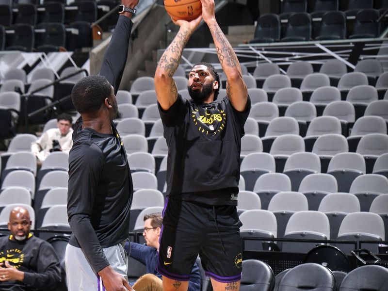 SAN ANTONIO, TX - NOVEMBER 27: Anthony Davis #3 of the Los Angeles Lakers warms up before the game against the San Antonio Spurs on November 27, 2024 at the Frost Bank Center in San Antonio, Texas. NOTE TO USER: User expressly acknowledges and agrees that, by downloading and or using this photograph, user is consenting to the terms and conditions of the Getty Images License Agreement. Mandatory Copyright Notice: Copyright 2024 NBAE (Photos by Jeff Haynes/NBAE via Getty Images)