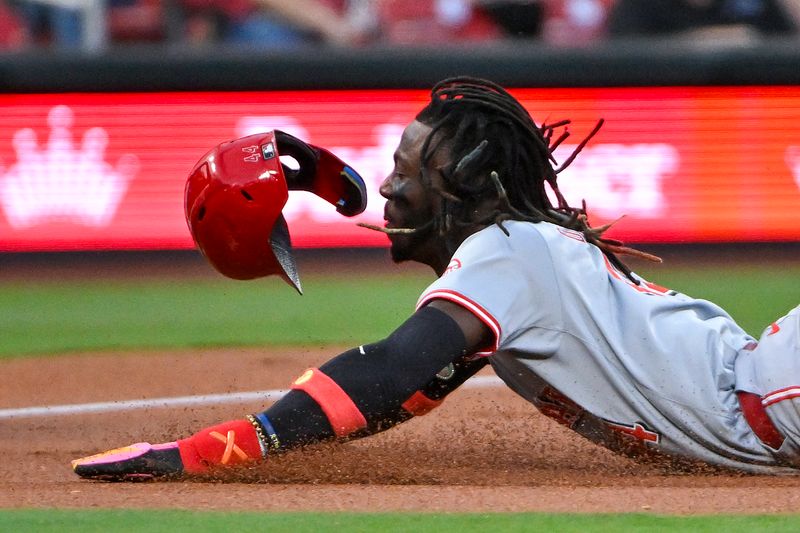 Sep 10, 2024; St. Louis, Missouri, USA;  Cincinnati Reds shortstop Elly De La Cruz (44) slides in to third base for a stolen base against the St. Louis Cardinals during the first inning at Busch Stadium. Mandatory Credit: Jeff Curry-Imagn Images