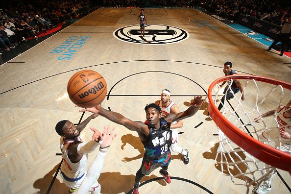 BROOKLYN, NY - DECEMBER 20: Dorian Finney-Smith #28 of the Brooklyn Nets drives to the basket during the game against the New York Knicks on December 20, 2023 at Barclays Center in Brooklyn, New York. NOTE TO USER: User expressly acknowledges and agrees that, by downloading and or using this Photograph, user is consenting to the terms and conditions of the Getty Images License Agreement. Mandatory Copyright Notice: Copyright 2023 NBAE (Photo by Nathaniel S. Butler/NBAE via Getty Images)