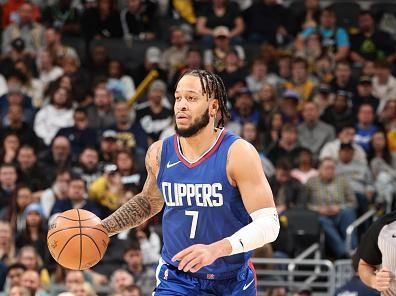 INDIANAPOLIS, IN - DECEMBER 18: Amir Coffey #7 of the LA Clippers handles the ball during the game against the Indiana Pacers on December 18, 2023 at Gainbridge Fieldhouse in Indianapolis, Indiana. NOTE TO USER: User expressly acknowledges and agrees that, by downloading and or using this Photograph, user is consenting to the terms and conditions of the Getty Images License Agreement. Mandatory Copyright Notice: Copyright 2023 NBAE (Photo by Jeff Haynes/NBAE via Getty Images)