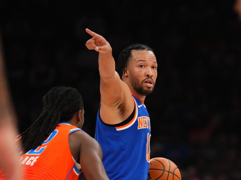 OKLAHOMA CITY, OK - JANUARY 3: Jalen Brunson #11 of the New York Knicks handles the ball during the game against the Oklahoma City Thunder  on January 3, 2025 at Paycom Center in Oklahoma City, Oklahoma. NOTE TO USER: User expressly acknowledges and agrees that, by downloading and or using this photograph, User is consenting to the terms and conditions of the Getty Images License Agreement. Mandatory Copyright Notice: Copyright 2025 NBAE (Photo by Cooper Neill/NBAE via Getty Images)