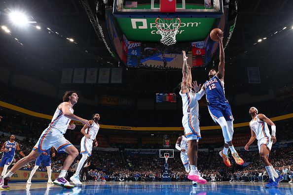 OKLAHOMA CITY, OK - NOVEMBER 25:  Tobias Harris #12 of the Philadelphia 76ers drives to the basket during the game against the Oklahoma City Thunder on November 25, 2023 at Paycom Arena in Oklahoma City, Oklahoma. NOTE TO USER: User expressly acknowledges and agrees that, by downloading and or using this photograph, User is consenting to the terms and conditions of the Getty Images License Agreement. Mandatory Copyright Notice: Copyright 2023 NBAE (Photo by Zach Beeker/NBAE via Getty Images)