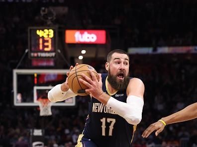 CLEVELAND, OH - DECEMBER 21:  Jonas Valanciunas #17 of the New Orleans Pelicans handles the ball during the game against the Cleveland Cavaliers on December 21, 2023 at Rocket Mortgage FieldHouse in Cleveland, Ohio. NOTE TO USER: User expressly acknowledges and agrees that, by downloading and/or using this Photograph, user is consenting to the terms and conditions of the Getty Images License Agreement. Mandatory Copyright Notice: Copyright 2023 NBAE (Photo by  Lauren Leigh Bacho/NBAE via Getty Images)