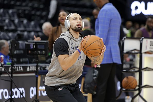 SALT LAKE CITY, UT - NOVEMBER 25: Jose Alvarado #15 of the New Orleans Pelicans warms up before the game against the Utah Jazz on November 25, 2023 at vivint.SmartHome Arena in Salt Lake City, Utah. NOTE TO USER: User expressly acknowledges and agrees that, by downloading and or using this Photograph, User is consenting to the terms and conditions of the Getty Images License Agreement. Mandatory Copyright Notice: Copyright 2023 NBAE (Photo by Chris Nicoll/NBAE via Getty Images)