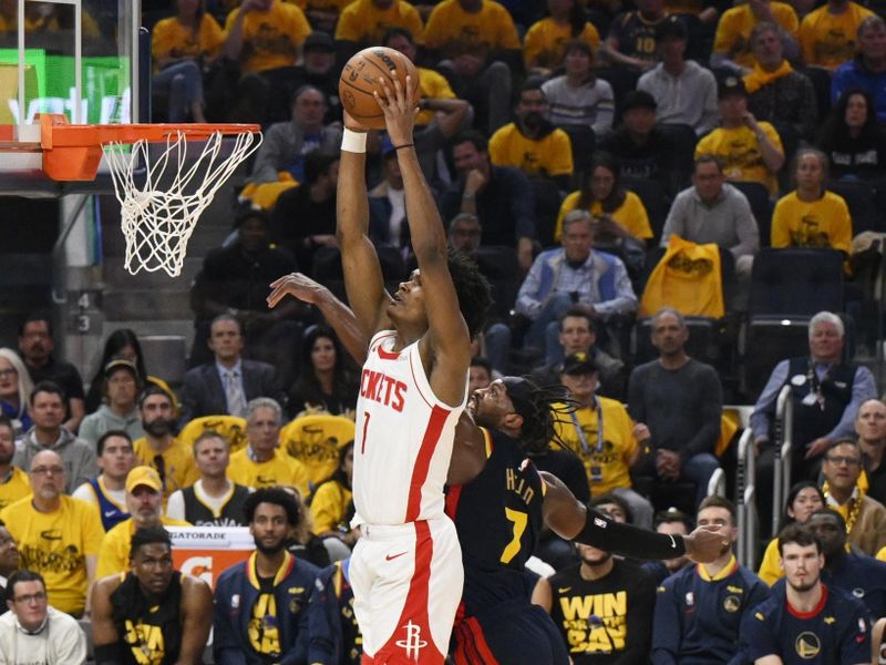 SAN FRANCISCO, CA - APRIL 28: Amen Thompson #1 of the Houston Rockets drives to the basket during the game against the Golden State Warriors during Round One Game Four of the 2025 NBA Playoffs on April 28, 2025 at Chase Center in San Francisco, California. NOTE TO USER: User expressly acknowledges and agrees that, by downloading and or using this photograph, user is consenting to the terms and conditions of Getty Images License Agreement. Mandatory Copyright Notice: Copyright 2025 NBAE (Photo by David Dow/NBAE via Getty Images)