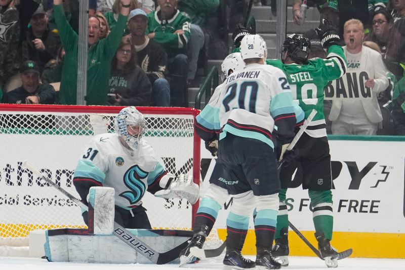 Kraken vs Stars: A Showdown at Climate Pledge Arena with Seattle's Finest on Ice