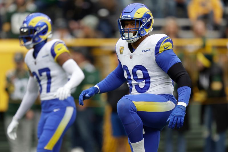 Lambeau Field Showdown: Los Angeles Rams Grapple with Green Bay Packers