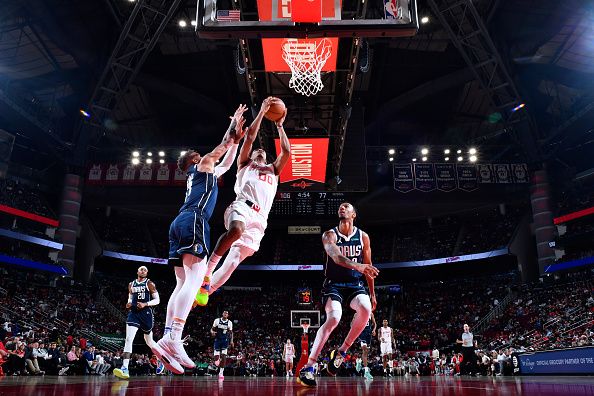 HOUSTON, TX - DECEMBER 22:   Jermaine Samuels Jr. #00 of the Houston Rockets drives to the basket during against the Dallas Mavericks on December 22, 2023 at the Toyota Center in Houston, Texas. NOTE TO USER: User expressly acknowledges and agrees that, by downloading and or using this photograph, User is consenting to the terms and conditions of the Getty Images License Agreement. Mandatory Copyright Notice: Copyright 2023 NBAE (Photo by Logan Riely/NBAE via Getty Images)