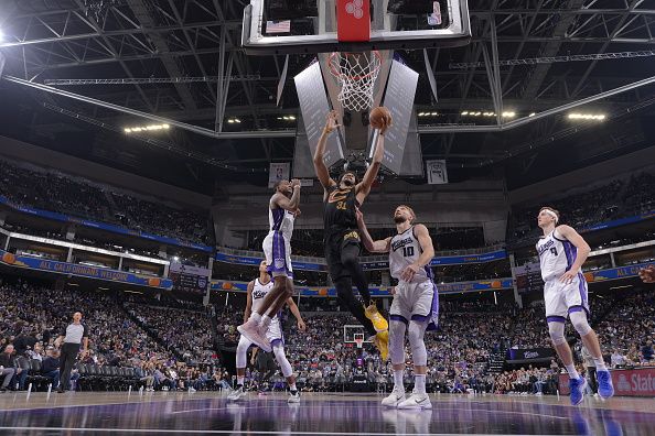 SACRAMENTO, CA - NOVEMBER 13: Jarrett Allen #31 of the Cleveland Cavaliers drives to the basket during the game against the Sacramento Kings on November 13, 2023 at Golden 1 Center in Sacramento, California. NOTE TO USER: User expressly acknowledges and agrees that, by downloading and or using this Photograph, user is consenting to the terms and conditions of the Getty Images License Agreement. Mandatory Copyright Notice: Copyright 2023 NBAE (Photo by Rocky Widner/NBAE via Getty Images)