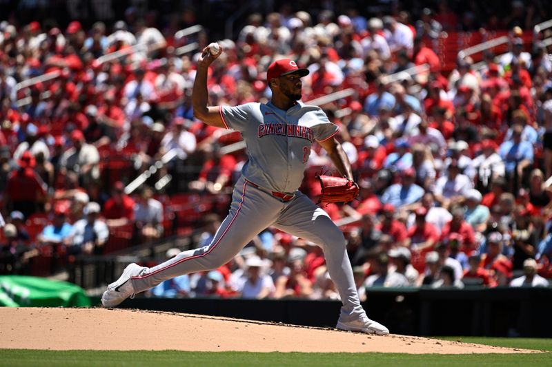 Jun 30, 2024; St. Louis, Missouri, USA; Cincinnati Reds pitcher Hunter Greene (21) throws against the St. Louis Cardinals during the first inning at Busch Stadium. Mandatory Credit: Jeff Le-USA TODAY Sports