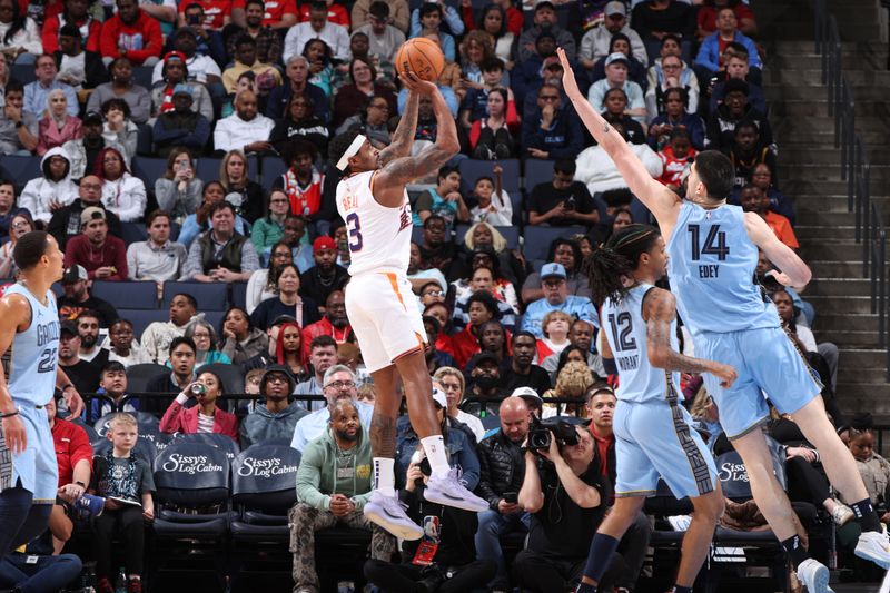 MEMPHIS, TN - FEBRUARY 25: Bradley Beal #3 of the Phoenix Suns shoots the ball during the game against the Memphis Grizzlies on February 25, 2025 at FedExForum in Memphis, Tennessee. NOTE TO USER: User expressly acknowledges and agrees that, by downloading and or using this photograph, User is consenting to the terms and conditions of the Getty Images License Agreement. Mandatory Copyright Notice: Copyright 2025 NBAE (Photo by Joe Murphy/NBAE via Getty Images)