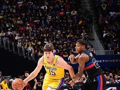 DETROIT, MI - NOVEMBER 29: Austin Reaves #15 of the Los Angeles Lakers drives to the basket during the game against the Detroit Pistons on November 29, 2023 at Little Caesars Arena in Detroit, Michigan. NOTE TO USER: User expressly acknowledges and agrees that, by downloading and/or using this photograph, User is consenting to the terms and conditions of the Getty Images License Agreement. Mandatory Copyright Notice: Copyright 2023 NBAE (Photo by Chris Schwegler/NBAE via Getty Images)