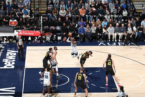 MINNEAPOLIS, MN - NOVEMBER 30: Mike Conley #10 of the Minnesota Timberwolves shoots the ball during the game against the Utah Jazz on November 30, 2023 at Target Center in Minneapolis, Minnesota. NOTE TO USER: User expressly acknowledges and agrees that, by downloading and or using this Photograph, user is consenting to the terms and conditions of the Getty Images License Agreement. Mandatory Copyright Notice: Copyright 2023 NBAE (Photo by David Sherman/NBAE via Getty Images)