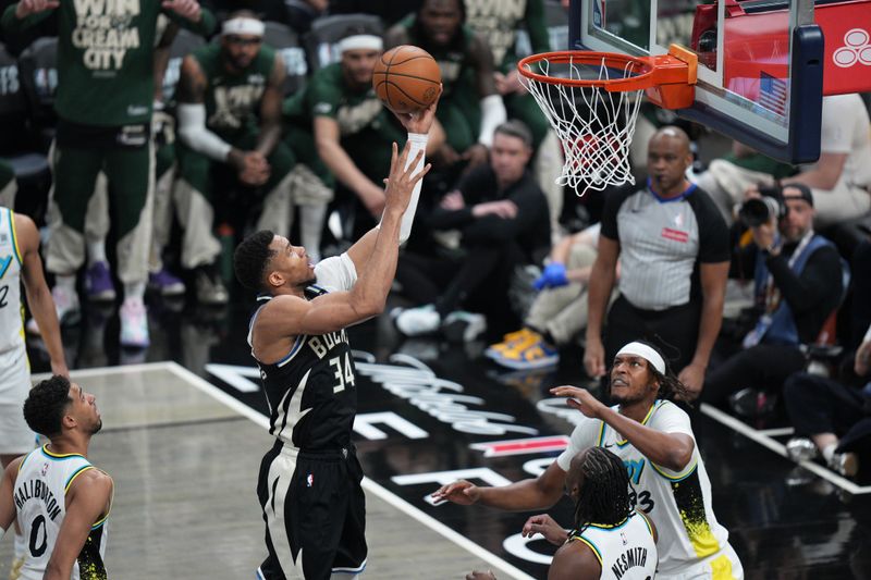 INDIANAPOLIS, IN - APRIL 19:Giannis Antetokounmpo #34 of the Milwaukee Bucks drives to the basket during the game against the Indiana Pacers during round 1 Game 1 of the 2025 NBA Playoffs on April 19, 2025 at Gainbridge Fieldhouse in Indianapolis, Indiana. NOTE TO USER: User expressly acknowledges and agrees that, by downloading and or using this Photograph, user is consenting to the terms and conditions of the Getty Images License Agreement. Mandatory Copyright Notice: Copyright 2025 NBAE (Photo by A.J. Mast/NBAE via Getty Images)